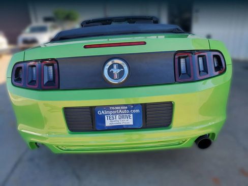 Used 2013 Ford Mustang Convertible RWD image 12