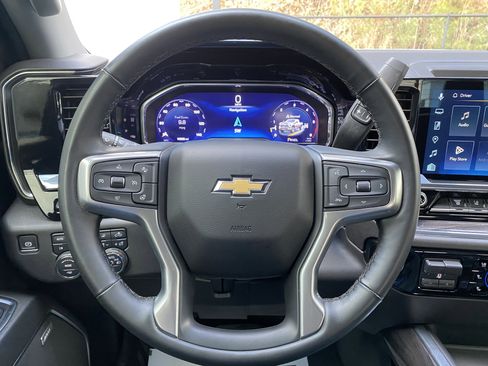 Used 2025 Chevrolet Silverado 2500 LTZ w/ LTZ Premium Package image 19