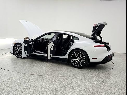 Used 2022 Porsche Taycan RWD image 12
