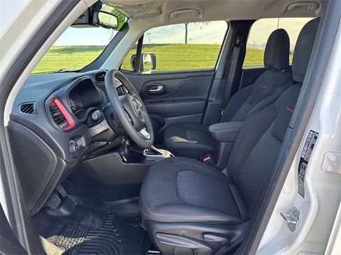Used 2023 Jeep Renegade Trailhawk image 22
