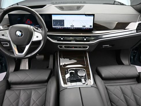 Used 2025 BMW X7 xDrive40i AWD/4WD image 13