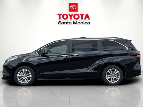 New 2026 Toyota Sienna Limited AWD/4WD image 8
