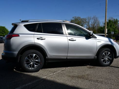 Used 2016 Toyota RAV4 XLE AWD/4WD image 7