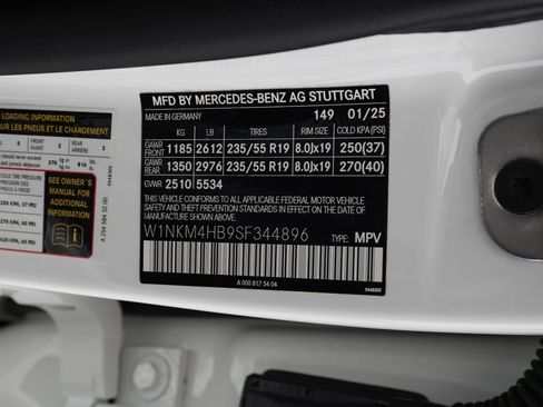 Used 2025 Mercedes-Benz GLC 300 4MATIC image 33