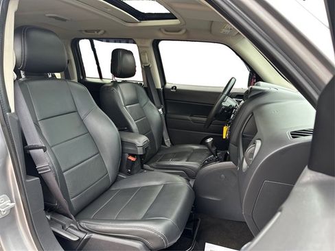 Used 2016 Jeep Patriot High Altitude image 39