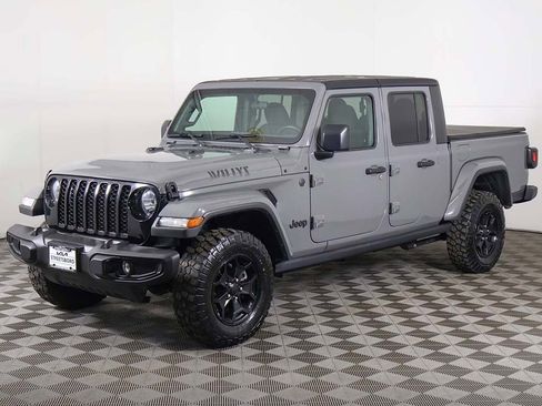 Used 2022 Jeep Gladiator Sport image 5