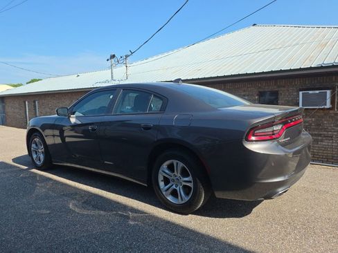 Used 2023 Dodge Charger SXT RWD image 3