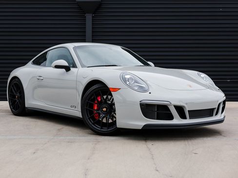 Certified 2018 Porsche 911 Carrera GTS RWD image 9