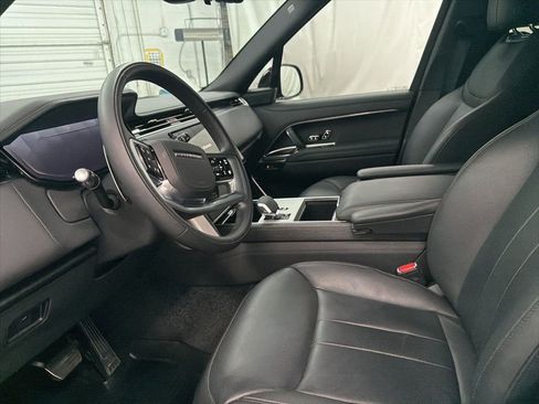 Used 2025 Land Rover Range Rover Long Wheelbase SE image 14