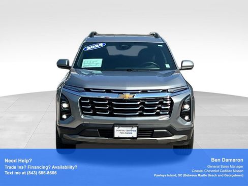 Used 2025 Chevrolet Equinox LT w/ Convenience Package II FWD image 2