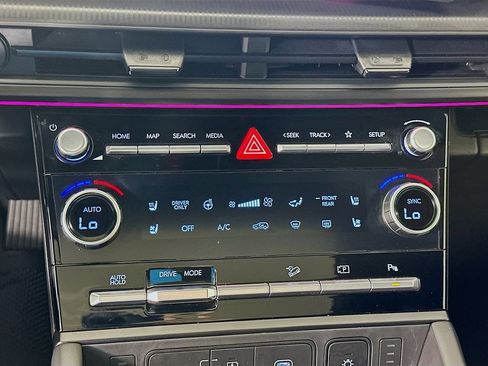 Certified 2025 Hyundai Santa Fe Calligraphy FWD image 16