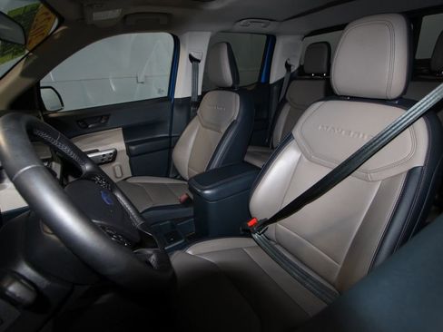 Used 2025 Ford Maverick Lariat w/ 4K Tow Package image 4