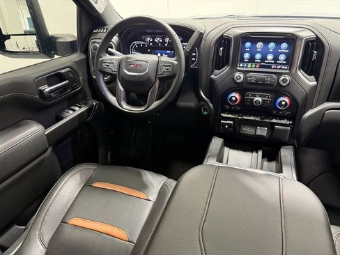 Used 2023 GMC Sierra 2500 AT4 image 37
