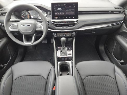 New 2026 Jeep Compass Latitude image 2