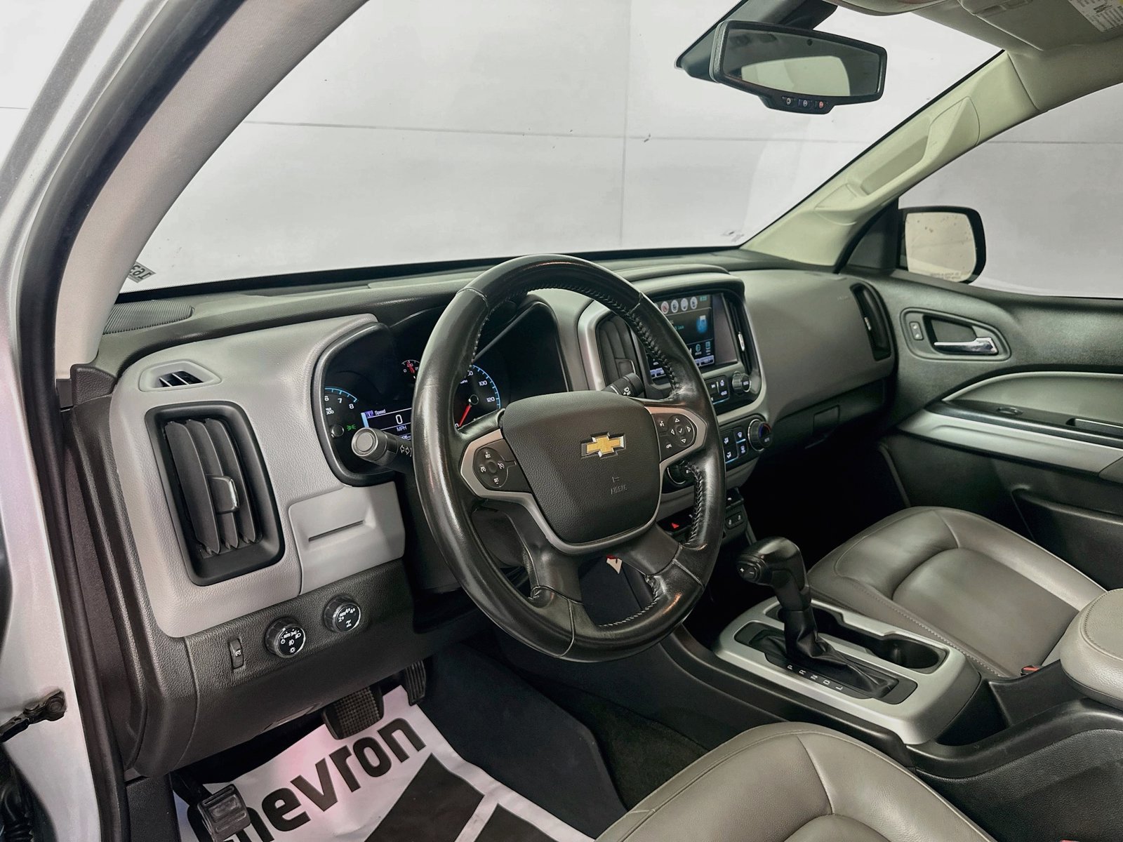 Used 2018 Chevrolet Colorado LT w/ Luxury Package, Chrome AWD/4WD image 9