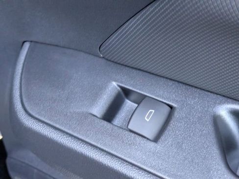 New 2025 Chevrolet Equinox EV RS image 34