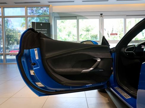 Used 2024 Ferrari 296 GTS image 31