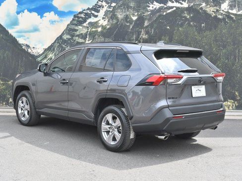 Used 2022 Toyota RAV4 XLE w/ Convenience Package FWD image 9