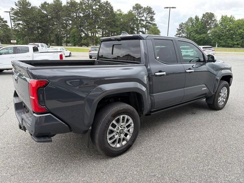 Used 2025 Toyota Tacoma Limited AWD/4WD image 9