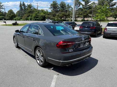 Used 2017 Volkswagen Passat 1.8T R-Line FWD image 9