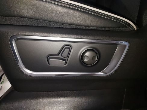 New 2026 RAM 1500 Laramie w/ Night Edition AWD/4WD image 18