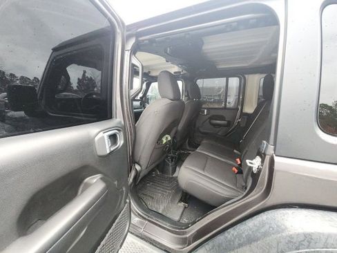 Used 2019 Jeep Wrangler Unlimited Sport S image 17