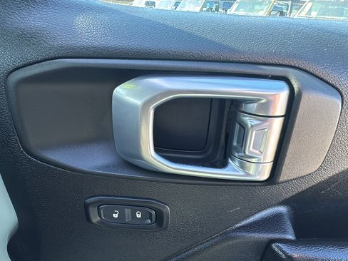 Used 2023 Jeep Wrangler Rubicon image 31