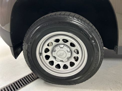 Used 2024 Chevrolet Colorado W/T image 9