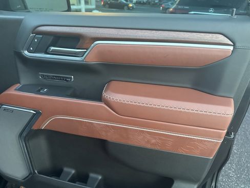 Used 2025 GMC Sierra 1500 Denali Ultimate image 25