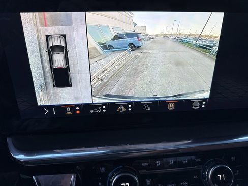 Used 2025 GMC Sierra 3500 Denali Ultimate image 25