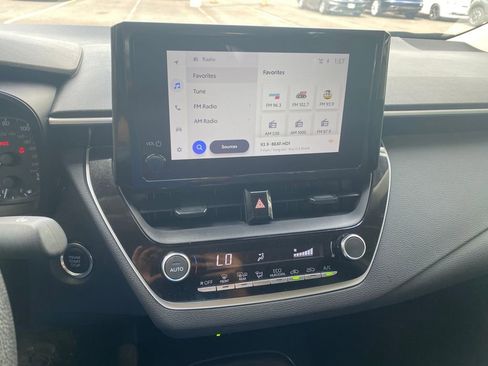 Used 2025 Toyota Corolla LE image 34