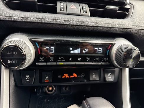 Used 2023 Toyota RAV4 XLE Premium image 16