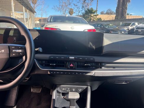 Used 2025 Kia K4 LXS image 18