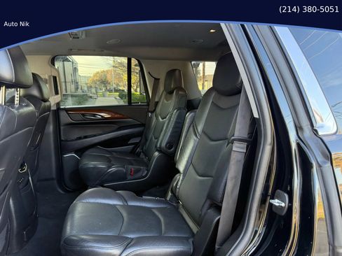 Used 2018 Cadillac Escalade Premium Luxury image 25