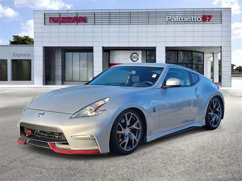 Used 2016 Nissan 370Z w/ Sport Package image 3