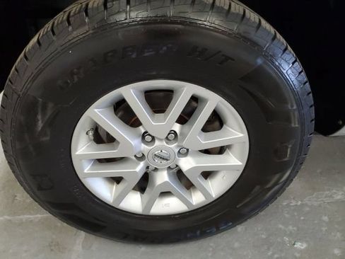 Used 2018 Nissan Frontier SV AWD/4WD image 27