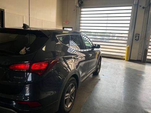 Used 2017 Hyundai Santa Fe Sport FWD image 9