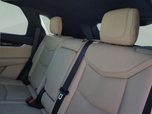 Used 2018 Cadillac XT5 Luxury w/ Driver Awareness Package image 26