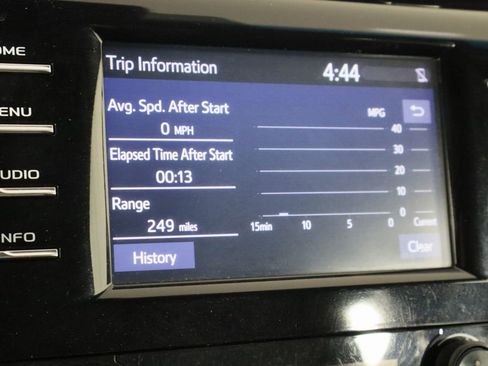 Used 2018 Toyota Camry SE image 27