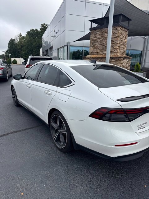 Used 2024 Honda Accord Sport image 3