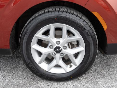 Used 2024 Kia Soul LX w/ Option Group 015 image 13