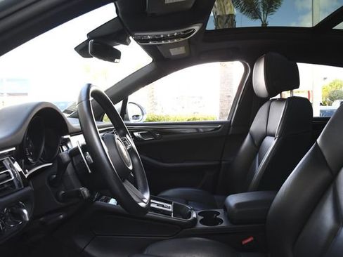 Used 2024 Porsche Macan w/ Premium Plus Package image 23