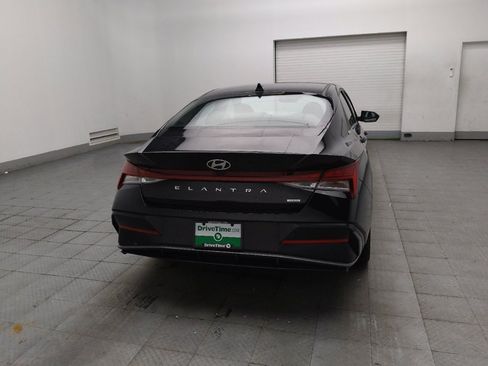 Used 2025 Hyundai Elantra Limited FWD image 7