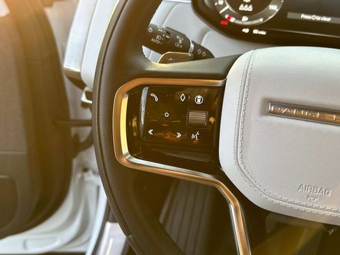 Used 2024 Land Rover Range Rover Sport SE image 26