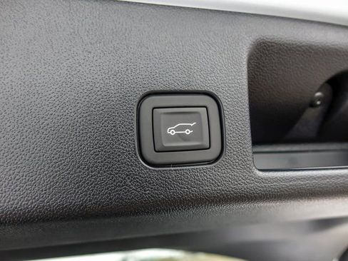 New 2026 Chevrolet Equinox EV LT w/ Convenience Package II FWD image 9