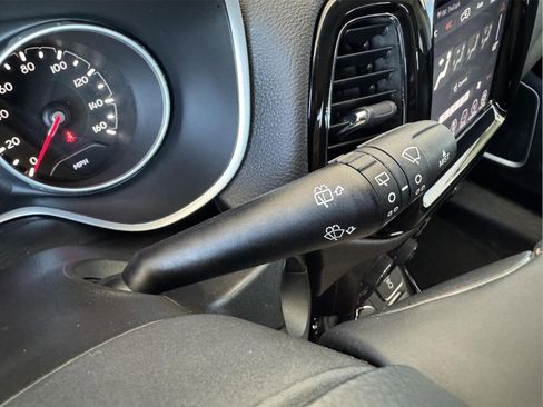 Used 2018 Jeep Compass Limited AWD/4WD image 17