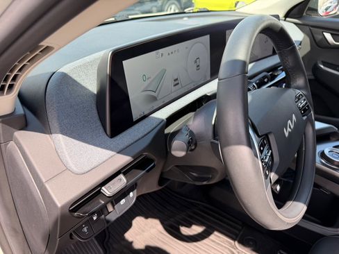 Used 2024 Kia EV6 Light AWD/4WD image 11
