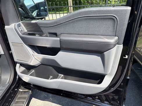 New 2025 Ford F150 Lariat w/ Equipment Group 502A High image 14