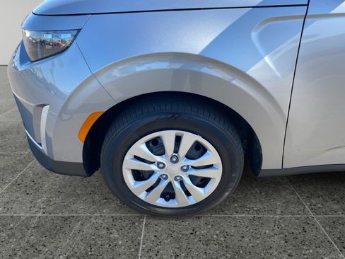 Used 2025 Kia Soul LX image 14