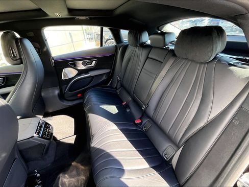 Used 2023 Mercedes-Benz EQS 580 4MATIC Sedan w/ Exclusive Trim Package image 25